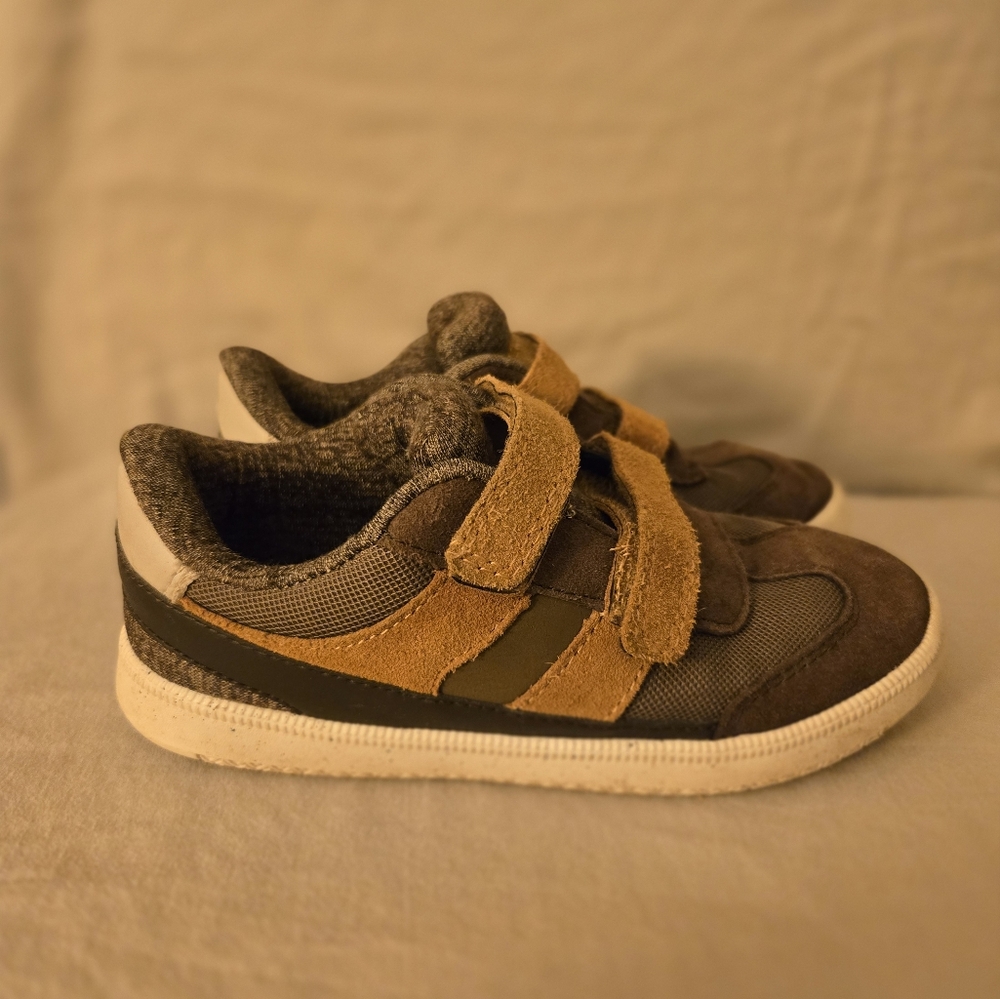 Kids Brown and Black Velcro Sneakers
